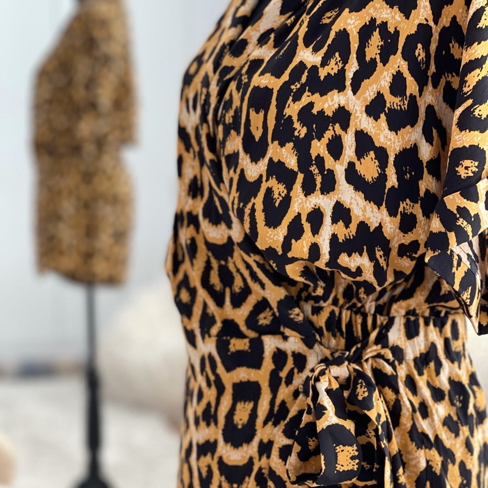 URBAN OUTFITTERS✨ leopard romper✨